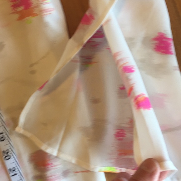 New Flowered Print Banana Republic blouse Sz M - Picture 6 of 8